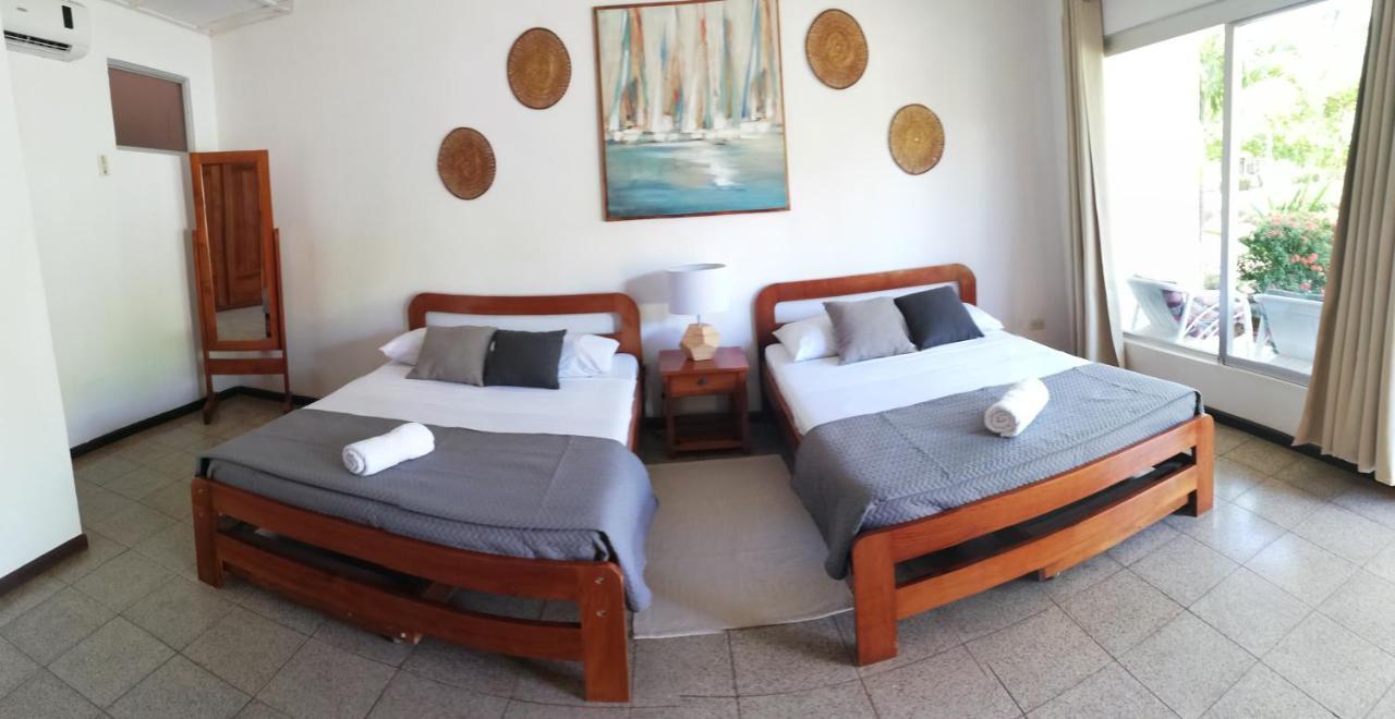 Hotel La Isla Parrita Esterno foto