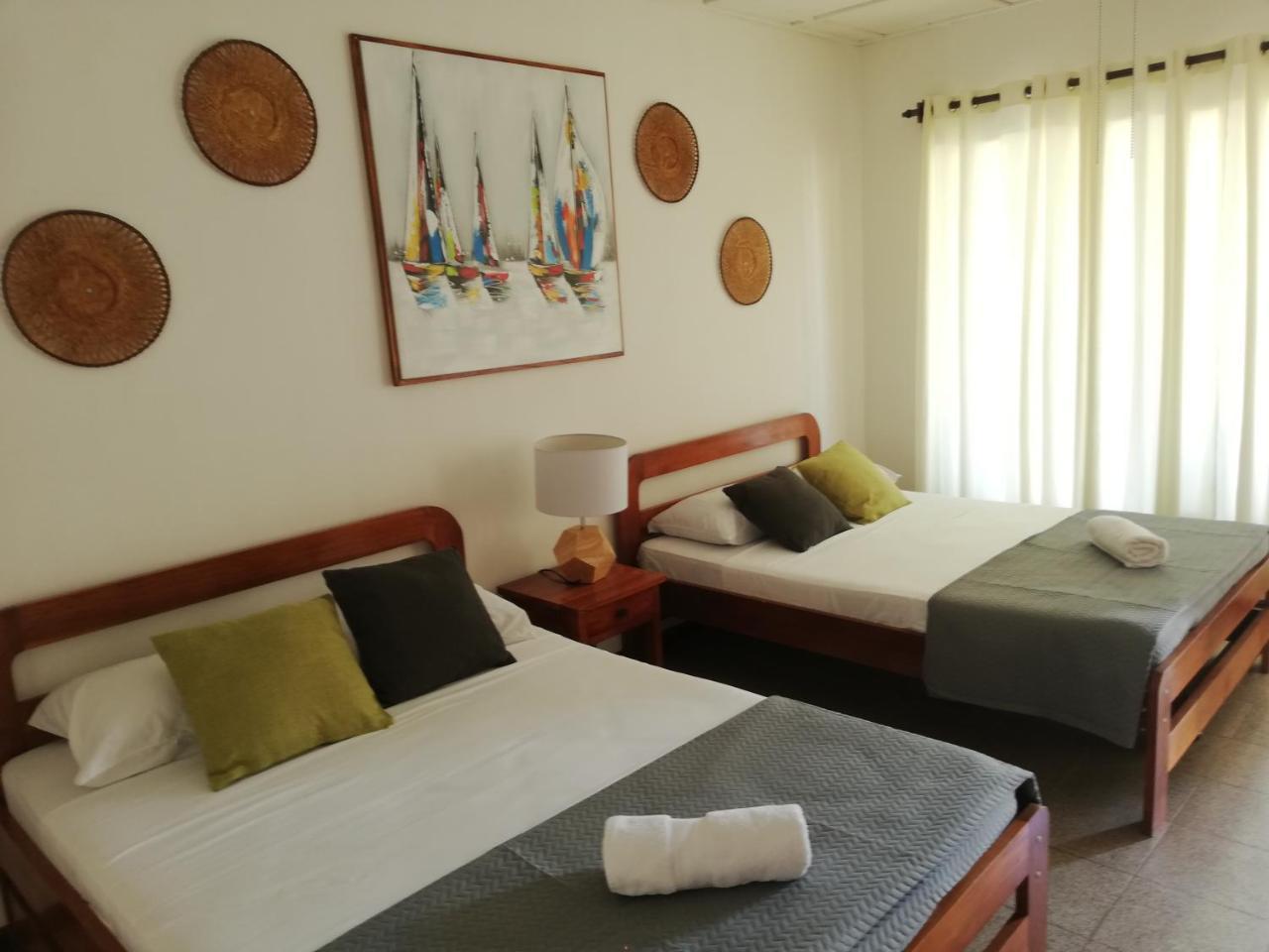 Hotel La Isla Parrita Esterno foto