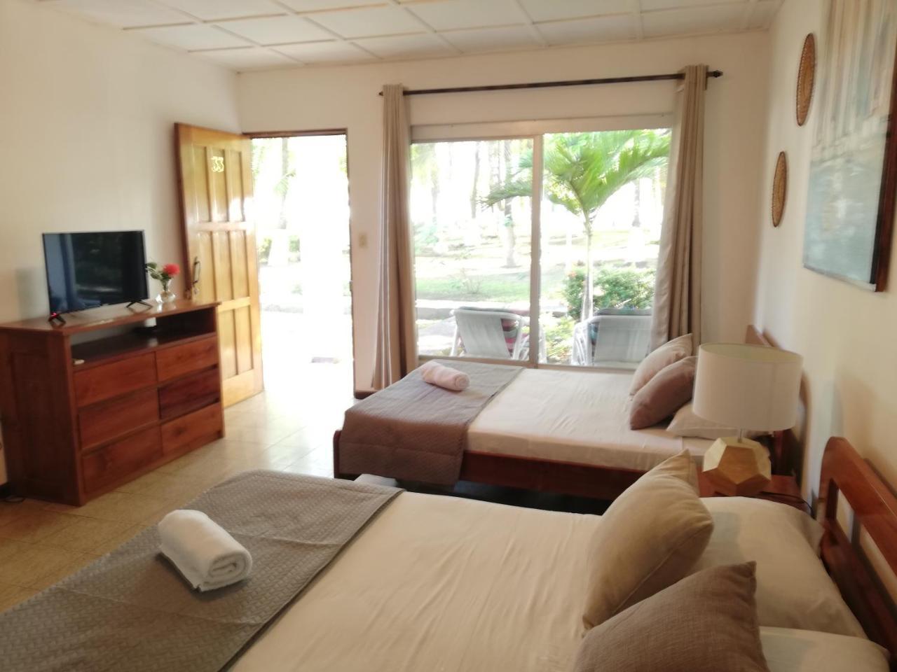Hotel La Isla Parrita Esterno foto