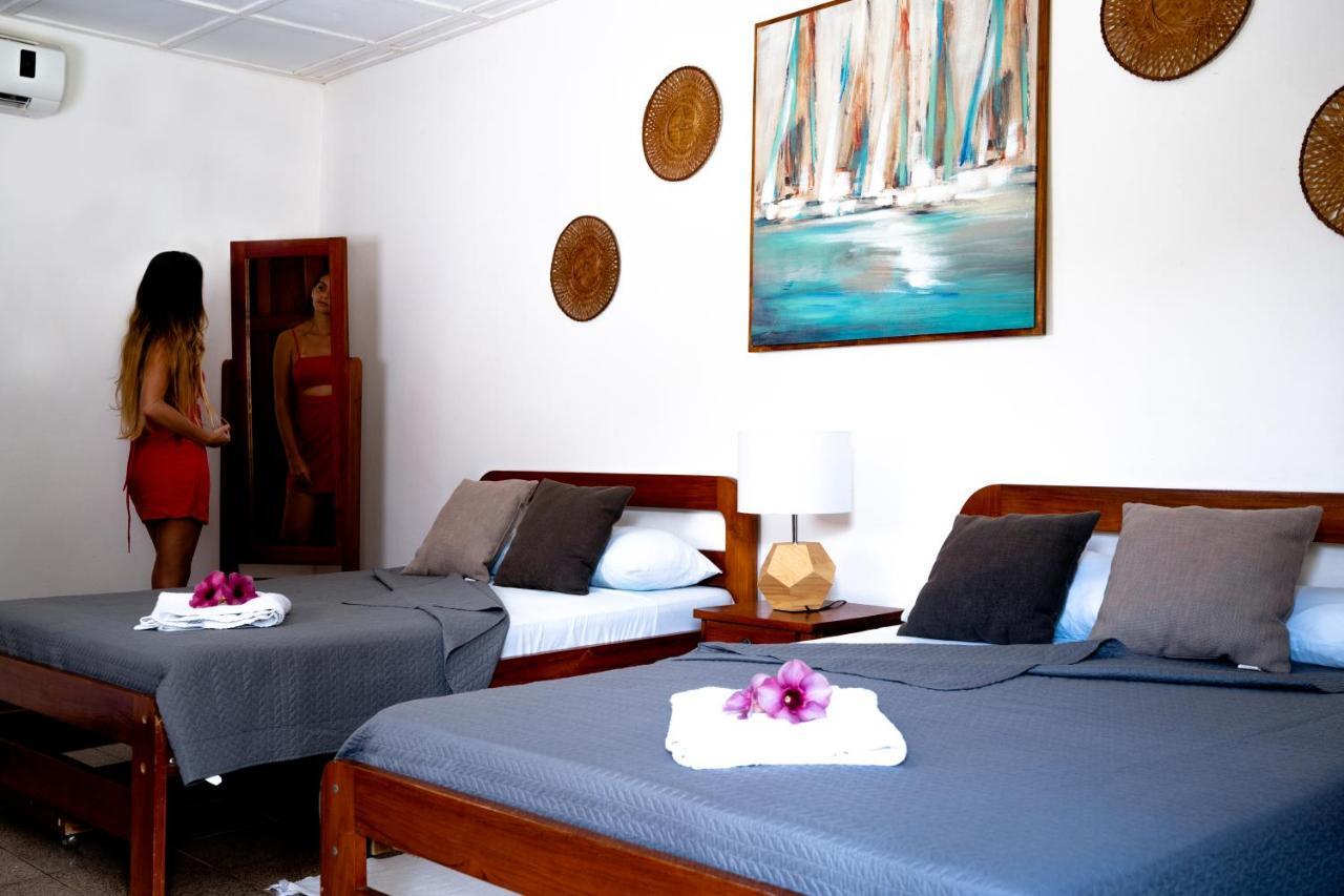 Hotel La Isla Parrita Esterno foto