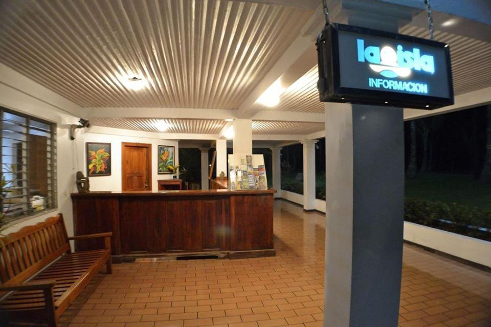 Hotel La Isla Parrita Esterno foto